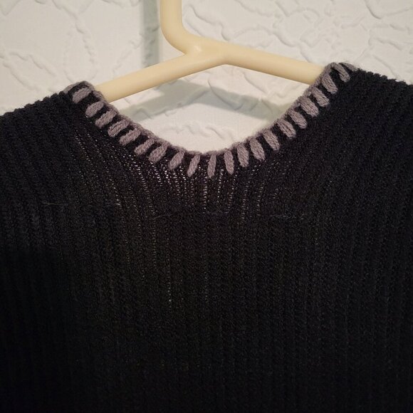 NWT Black w Gray Embroidered Trim Fringed Open Front Sweater Poncho Size OS - Picture 9 of 12
